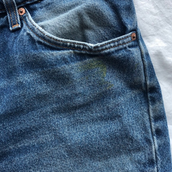 Levi’s denim shorts - Picture 3 of 3